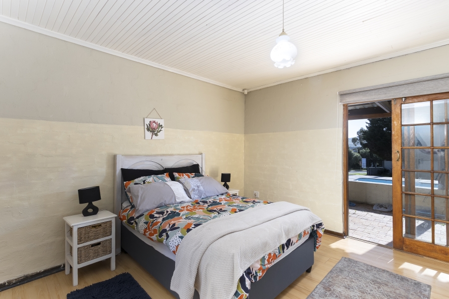 4 Bedroom Property for Sale in Sir Lowrys Pass Village Western Cape